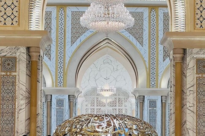 8 hours Abu Dhabi Grand Mosque and Qasar Al Watan Palace Tour - The ride itself: comfort, water, and staying on schedule