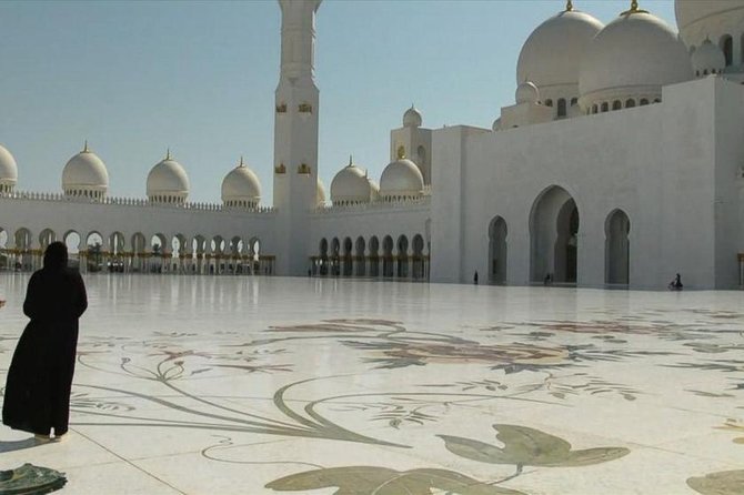 Abu Dhabi City Tour, Emirates Palace, Grand Mosque, Louvre Museum - Louvre Abu Dhabi in 15 minutes: how to make a museum stop feel worth it