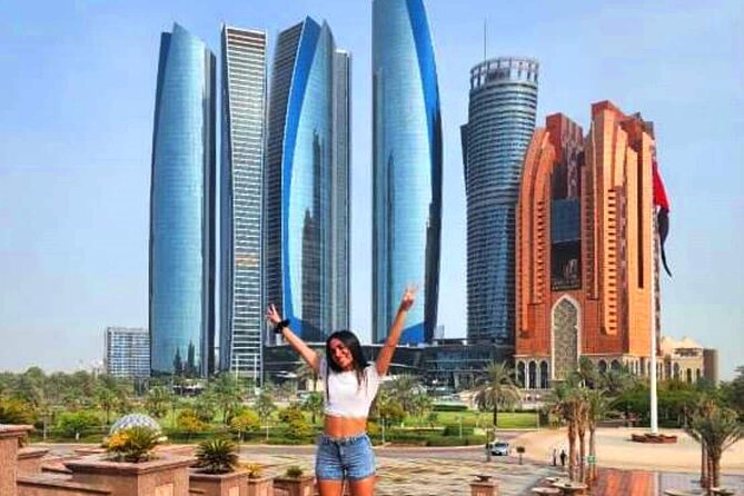 Abu Dhabi City Tour: Grand Mosque, Palace, Souk, Louvre & Ferrari - Corniche: quick sea views and a good reset