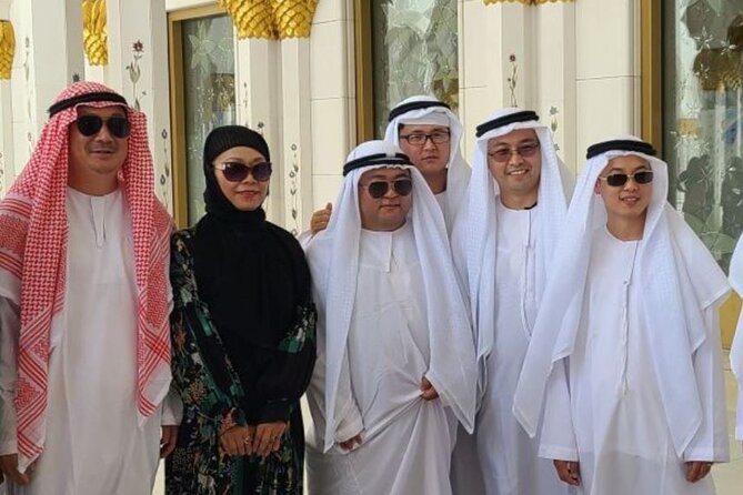 Abu Dhabi City Tour of Grand Mosque, Palace, Louvre, and Ferrari - A fast route through Abu Dhabi’s contrasts
