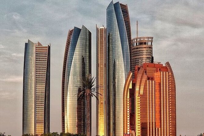Abu Dhabi City Tour :Qasr Al Watan, Emirates Palace, Mosque - Sheikh Zayed Grand Mosque Center: the moment that sets the tone