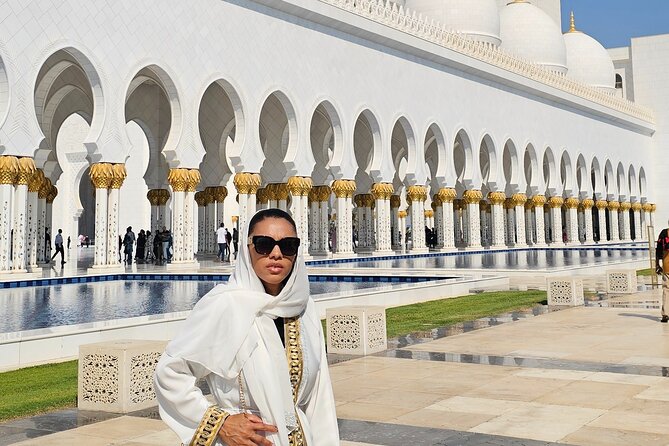 Abu Dhabi City Tour :Qasr Al Watan, Emirates Palace, Mosque - Marina Mall lunch break and how to budget your food time