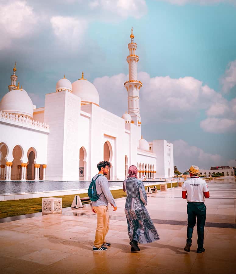 Abu Dhabi: City Tour with Sheikh Zayed Grand Mosque and More - Small-Group Energy and Guides You Can Ask Anything To