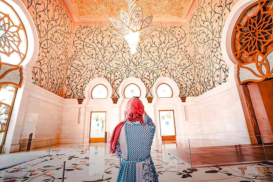 Abu Dhabi: City Tour with Sheikh Zayed Grand Mosque and More - Entering Sheikh Zayed Grand Mosque: Dress Code, Timing, and What to Watch For