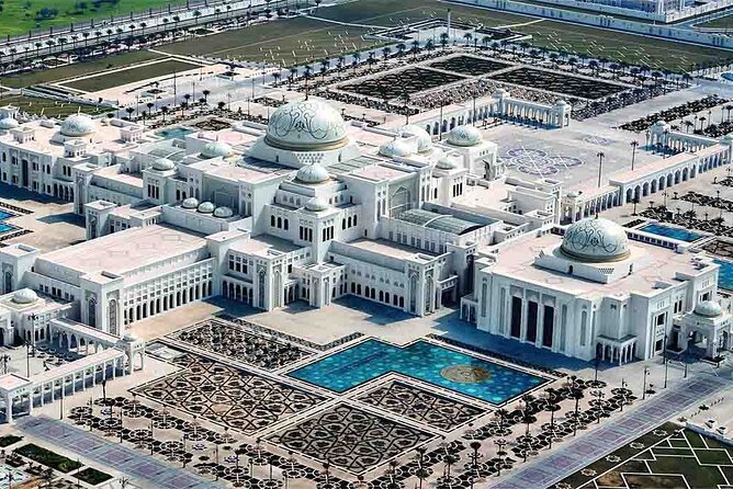Abu Dhabi Golden Hour Gems Qasr Al Watan and Mosque Sunset Tour - What to Expect From the Pace: Two Stops, One Sweet Spot of the Day