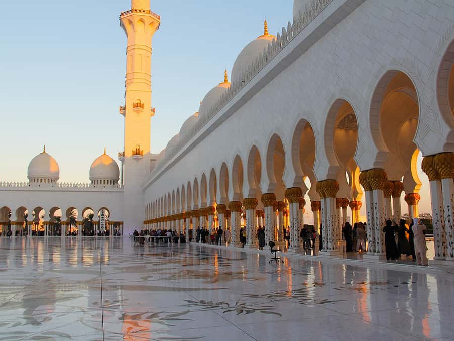 Abu Dhabi: Grand Mosque and Qasr Al Watan Tour - Should You Book This Abu Dhabi Grand Mosque and Qasr Al Watan Tour?