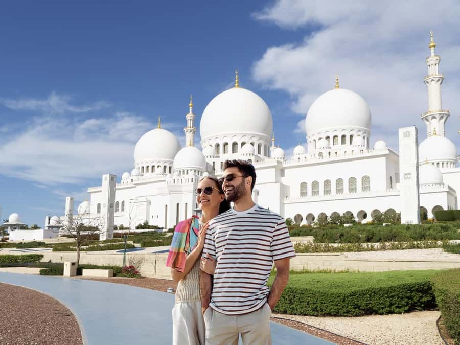 Abu Dhabi: Grand Mosque and Qasr Al Watan Tour - Qasr Al Watan: A Working Presidential Palace With Cultural Meaning
