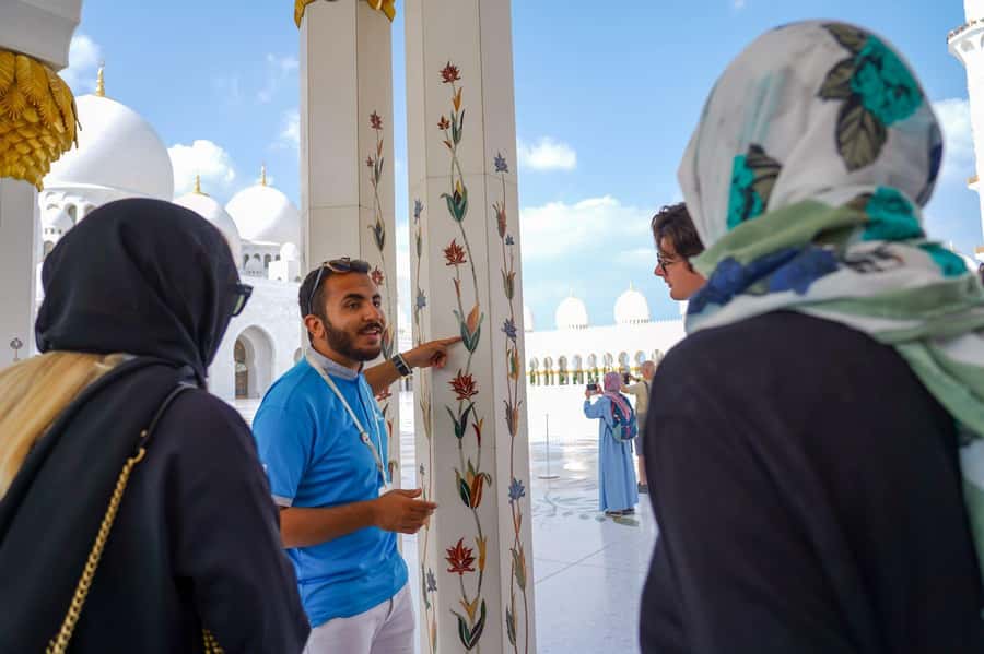 Abu Dhabi: Guided Walking Tour at Sheikh Zayed Grand Mosque - Meeting at Al Khayma Heritage Restaurant: Start Smooth or Start Late