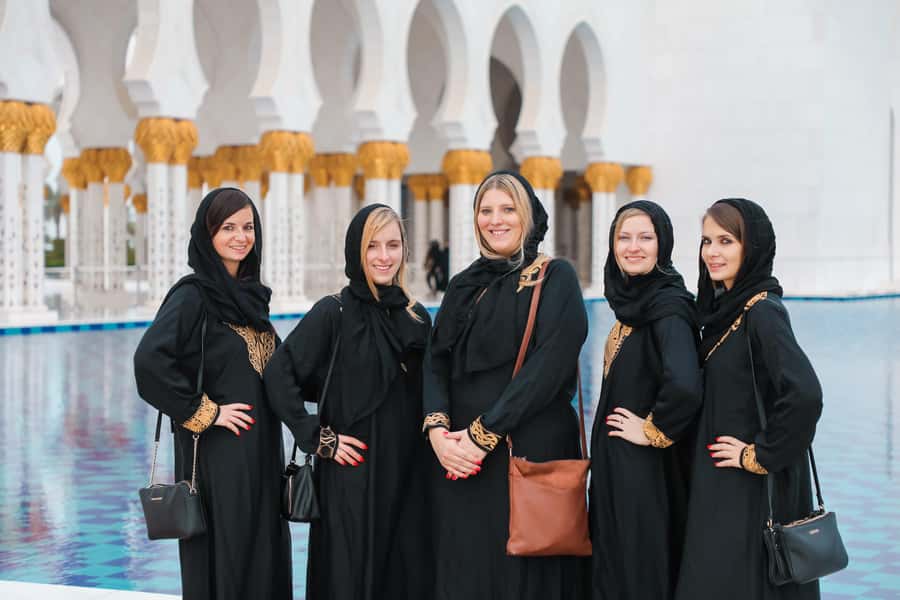 Abu Dhabi: Guided Walking Tour at Sheikh Zayed Grand Mosque - Photo Points Without the Guesswork