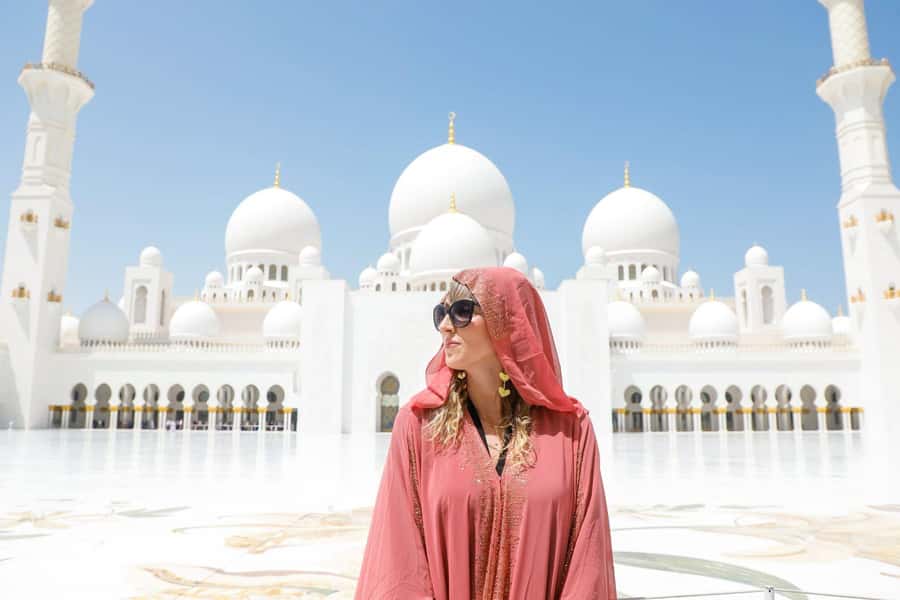 Abu Dhabi: Guided Walking Tour at Sheikh Zayed Grand Mosque - Price and Value: Why This $19 Tour Works