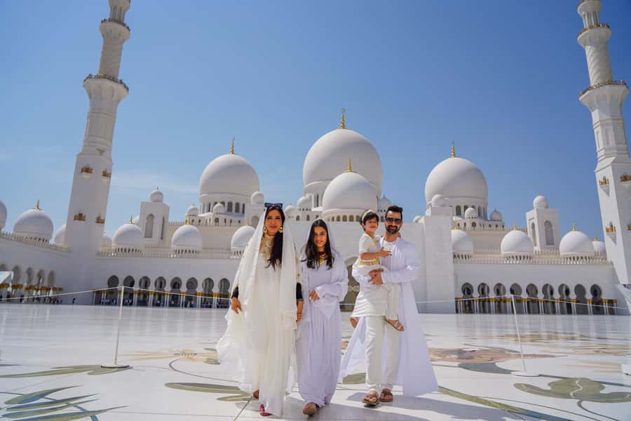Abu Dhabi: Guided Walking Tour at Sheikh Zayed Grand Mosque - The Walk to the Mosque: Design Stories on the Way In