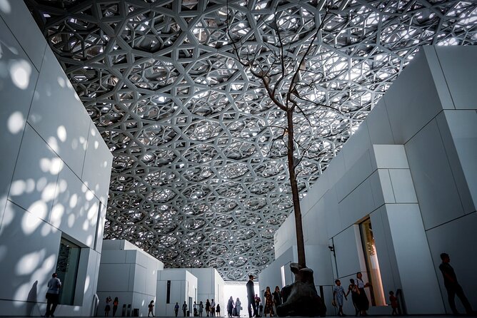 Abu Dhabi Mosque and Louvre Museum with Lunch from Dubai - Sheikh Zayed Grand Mosque: marble beauty, real rules, and crowd reality