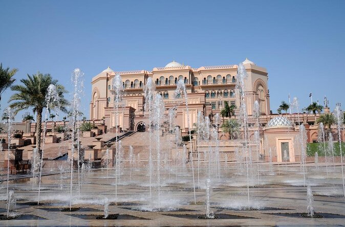 Abu Dhabi Mosque with Qasr Watn and Lunch at Emirates Palace - Key things to know before you go