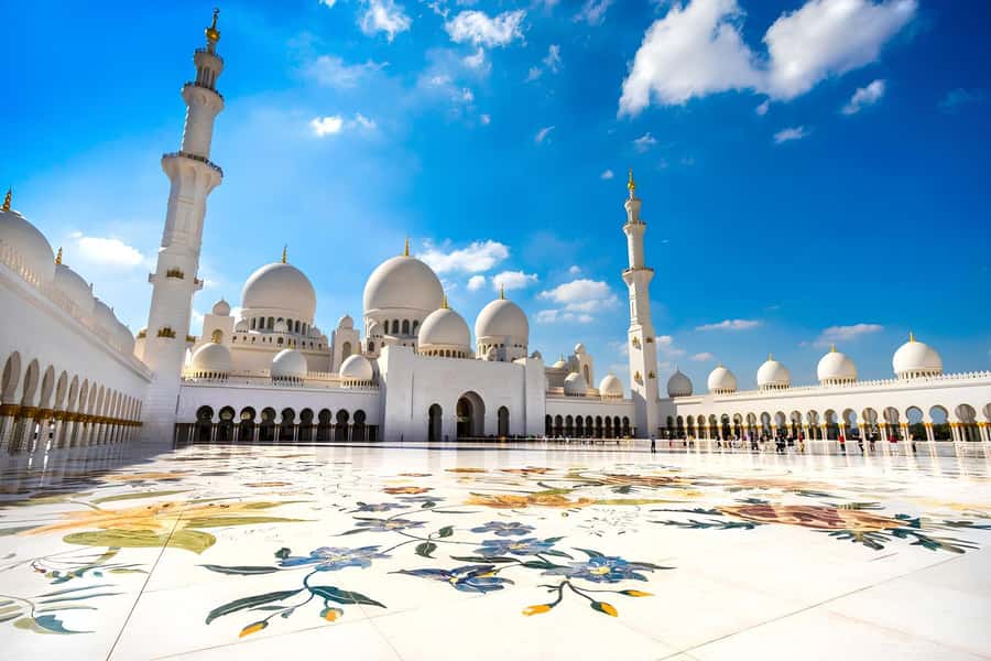 Abu Dhabi: Professional Photoshoot at Sheikh Zayed Mosque - Outdoor “signature shots”: dome, carpet, mosaic, Swarovski, and pools