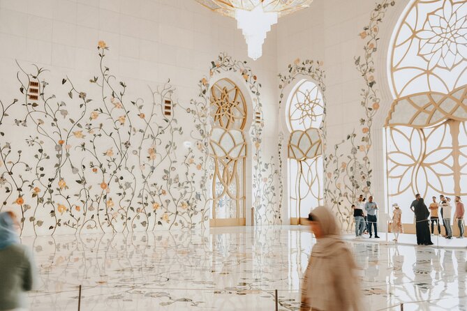 Abu Dhabi Sheikh Zayed Grand Mosque Private Tour - The Small Extras That Make a Big Difference