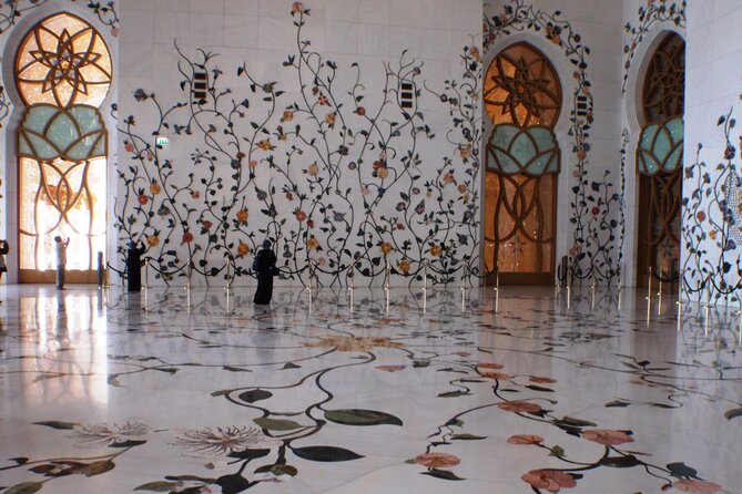 Abu Dhabi - Sheikh Zayed Grand Mosque Tour In A Private Vehicle - Private Vehicle Comfort: AC, Clean Rides, and Staying on Schedule