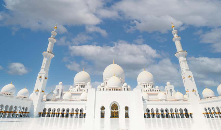 Abu Dhabi: Sheikh Zayed Grand Mosque Tour with Photographer - Meeting at Costa Coffee: Fast Start, Clear Plan