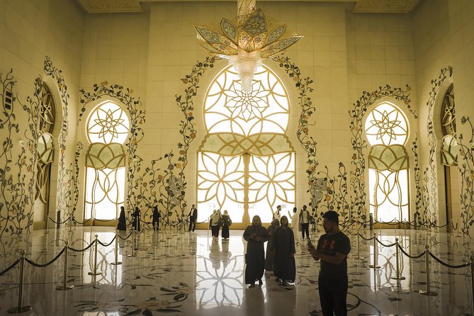 Abu Dhabi Sheikh Zayed Mosque Half-Day Guided Tour from Dubai - FAQ