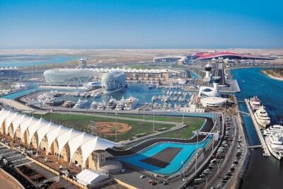Abu Dhabi Tour from Dubai: Sheikh Zayed Mosque & Ferrari World ! - Sheikh Zayed Grand Mosque: Dress Code and What to Look For