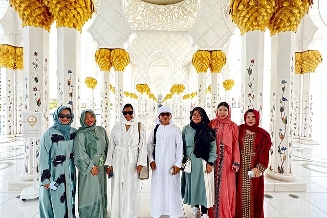 Abu Dhabi Tour with Sheikh Zayed Grand Mosque Visit - Etihad Towers, Nation Towers, and the Corniche Views: Skyline Time That’s Worth It