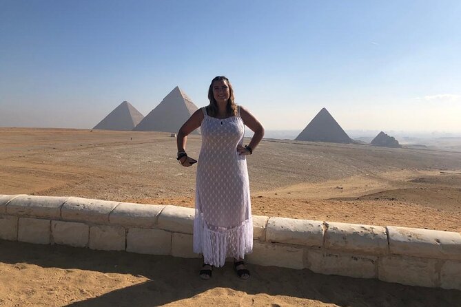 All Inclusive Full-Day Tour to Pyramids, Museum, mosque and Felucca - Giza Plateau in the Right Order: Cheops, Khafre, Menkaure
