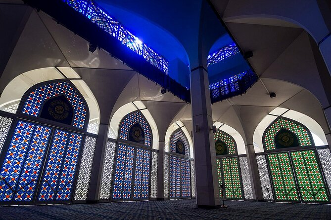 Blue Mosque And Batu Caves Private Tour from Kuala Lumpur - Batu Caves: limestone caves, temples, and monkey energy