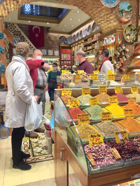 Blue Mosque, Basilica Cistern, Grand Bazaar Guided Tour - A 4-hour Istanbul loop that helps you get your bearings
