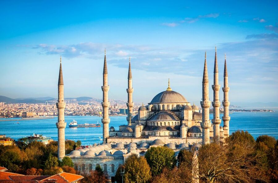 Blue Mosque, Basilica Cistern, Grand Bazaar Guided Tour - Arts & crafts market and the carpet workshop: watching the work, not just browsing