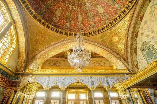 Blue Mosque, Hagia Sophia, Topkapi Palace &Grand Bazaar Tour - Topkapi Palace: Ottoman sultans and Golden Horn sightlines