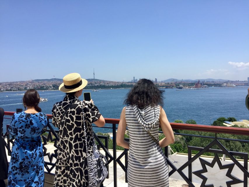 Blue Mosque, Topkapı Palace and Harem Guided Tour - Sultan Ahmed Mosque: Blue Tiles, the Massive Dome, and the Story Under the Paint
