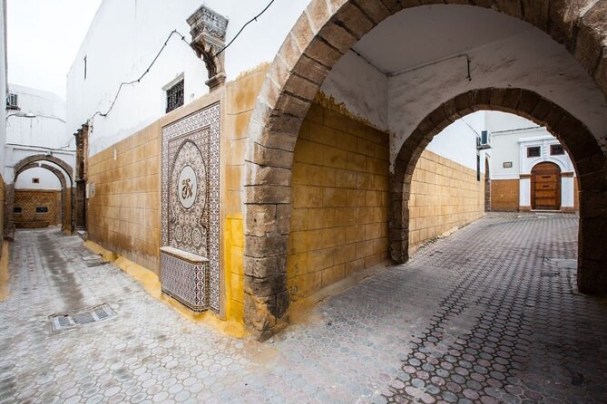 Casablanca City Tour with Hassan II mosque ticket - Old Medina on foot: winding alleys, souks, and a guided pace