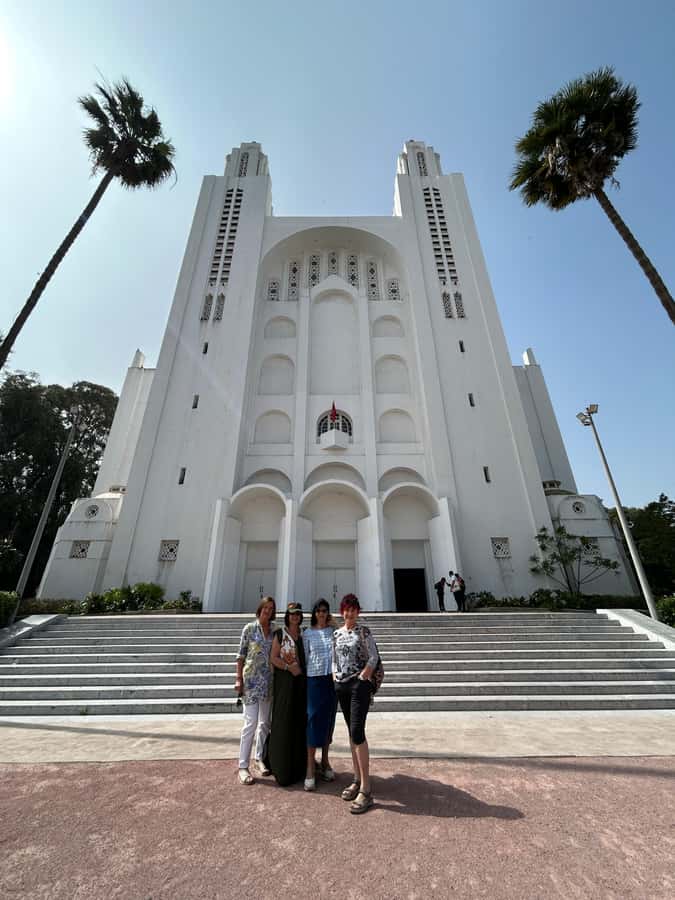 Casablanca Day Tour from Marrakech and Big Mosque Visit - Place Mohammed V and United Nations Square: fast orientation with big-photo energy