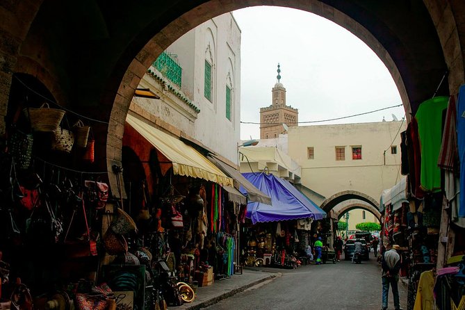 Casablanca & Grand Mosque Shore Excursion - Mohammed V Square: a quick punctuation mark to your morning