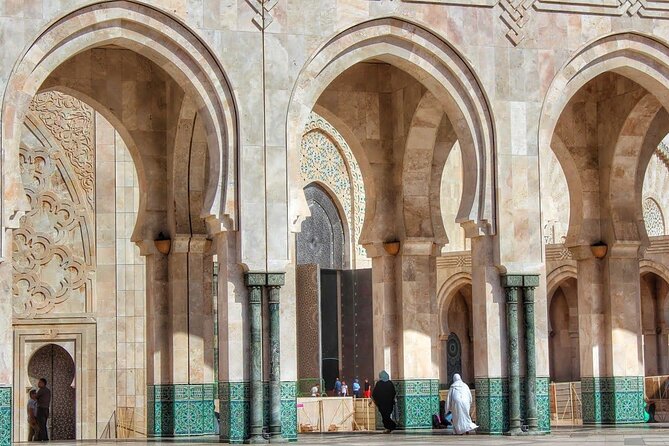 Casablanca Guided Tour with Hassan II Mosque Admission - Quartier Habous near the Royal Palace: French-colonial Casablanca