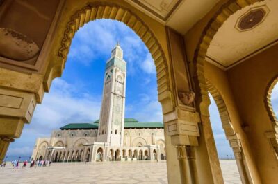 Casablanca: Hassan II Mosque Premium Tour with Entry Ticket - Getting there with hotel pickup vs meeting point
