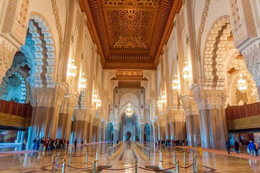 Casablanca: Private Guided Tour with Hassan II Mosque Ticket - Old City and Medina Stops: Markets, Tea, and Quick Local Bites