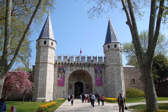 Classic Istanbul Tour Blue Mosque, Hippodrome, Hagia Sophia and Topkapi Palace - Sultan Ahmed Blue Mosque: free admission and still a working mosque