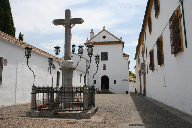 Cordoba Day Trip with Mosque-Cathedral Ticket from Seville - La Judería and the Cordoba Synagogue: The Jewish Quarter Portion That Adds Meaning