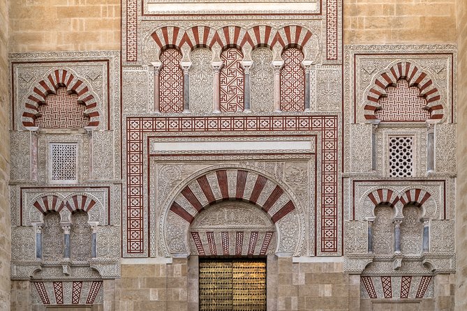 Cordoba Day Trip with Mosque-Cathedral Ticket from Seville - Calleja de las Flores: The Alleyway View You’ll Understand After the Earlier Stops