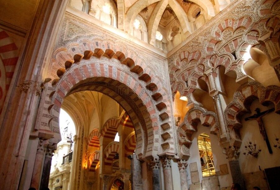 Cordoba: Early Bird Private Tour of the Mosque-Cathedral - What 9 centuries of architecture looks like in real life