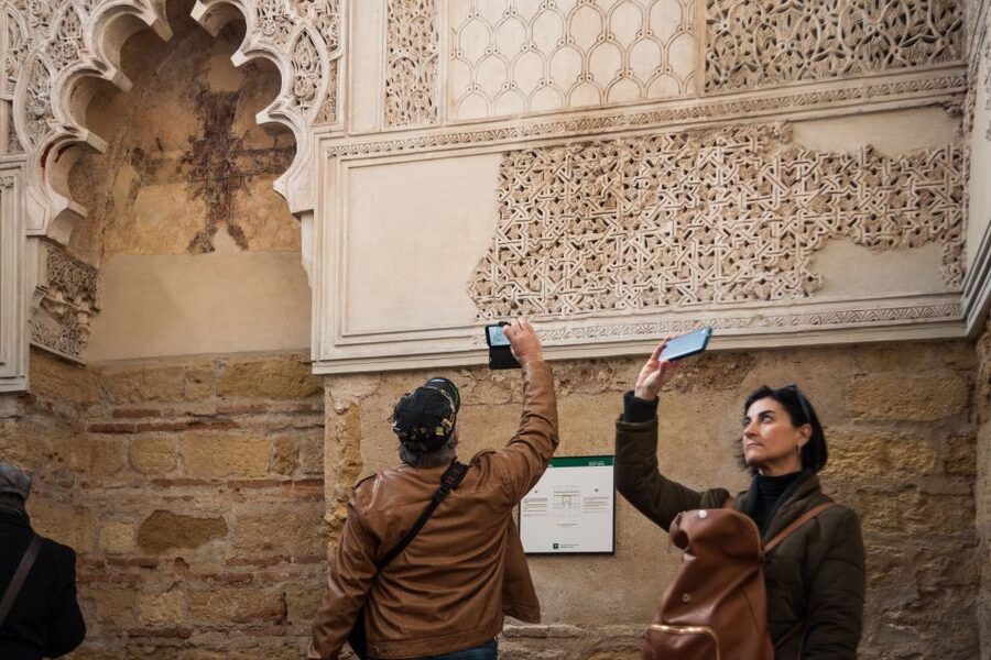 Cordoba: Jewish Quarter and Mosque-Cathedral Guided Tour - The cathedral built inside: what to notice among mosaics and arches