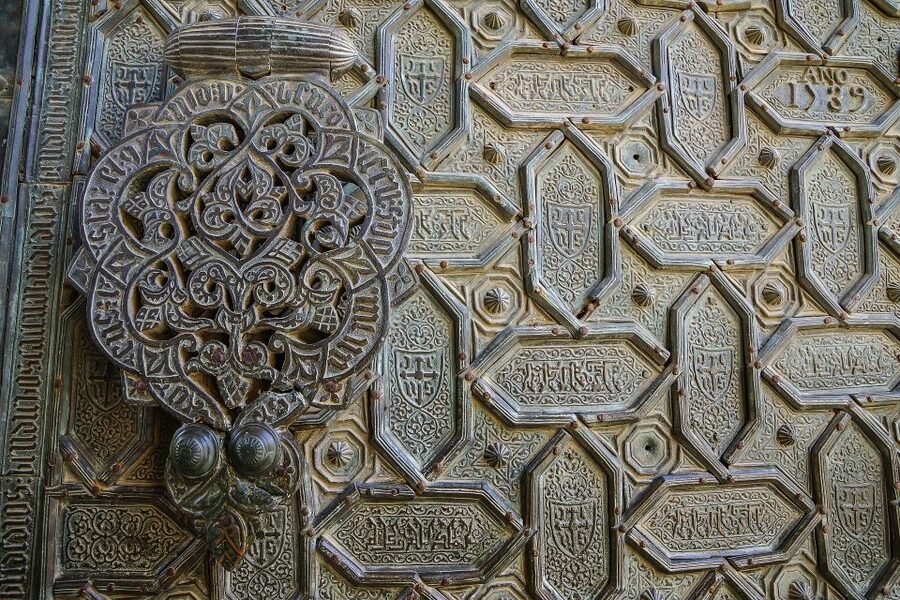 Córdoba: Mosque-Cathedral and Alcazar Tour - Inside the Mezquita-Cathedral: what you’re really looking at