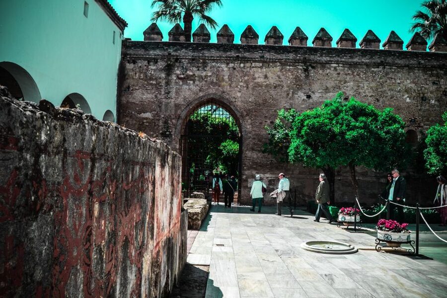 Córdoba: Mosque-Cathedral and Alcazar Tour - Who should book this tour