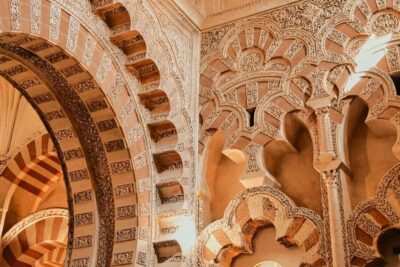 Cordoba: Mosque-Cathedral and Jewish Quarter Guided Tour - Mosque-Cathedral of Córdoba: what to watch for beyond the wow