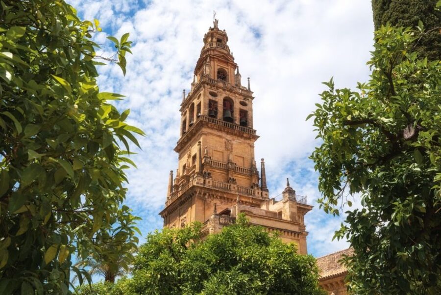 Córdoba: Mosque-Cathedral Guided Tour - The Islamic architecture story: columns, arches, and why repetition isn’t accidental