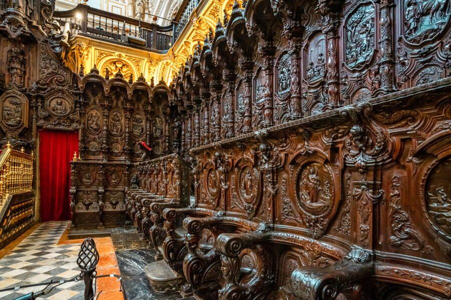 Cordoba Mosque-Cathedral: Skip-the-Line Guided Tour - Double arches and the architecture lesson you can actually use