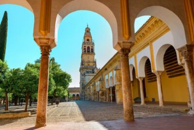Cordoba Mosque-Cathedral: Skip-the-Line Guided Tour - Entering the Mezquita: from San Vicente to Abd al-Rahman I