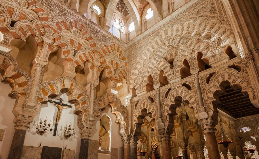 Cordoba Mosque-Cathedral: Skip-the-Line Guided Tour - Almanzor and Umayyad extensions: the power phase