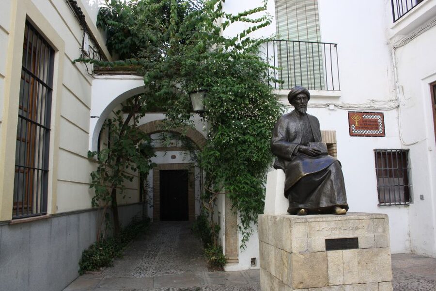 Córdoba Mosque, Jewish Quarter and Alcázar 3-Hour Tour - Artisans’ Souk and the Route to the Mosque-Cathedral