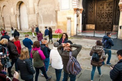 Córdoba: Skip-the-Line Great Mosque-Cathedral History Tour - Skip-the-line entry and how that 1 hour moves